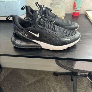 Nike Air 270